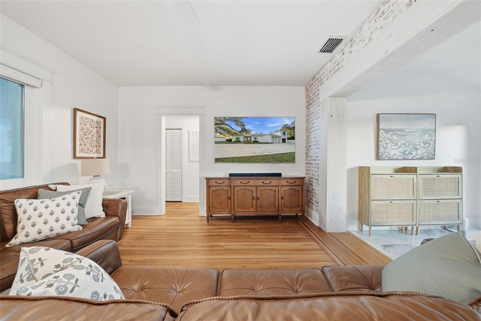 Image 30 of 68 For 344 Rio Vista Court