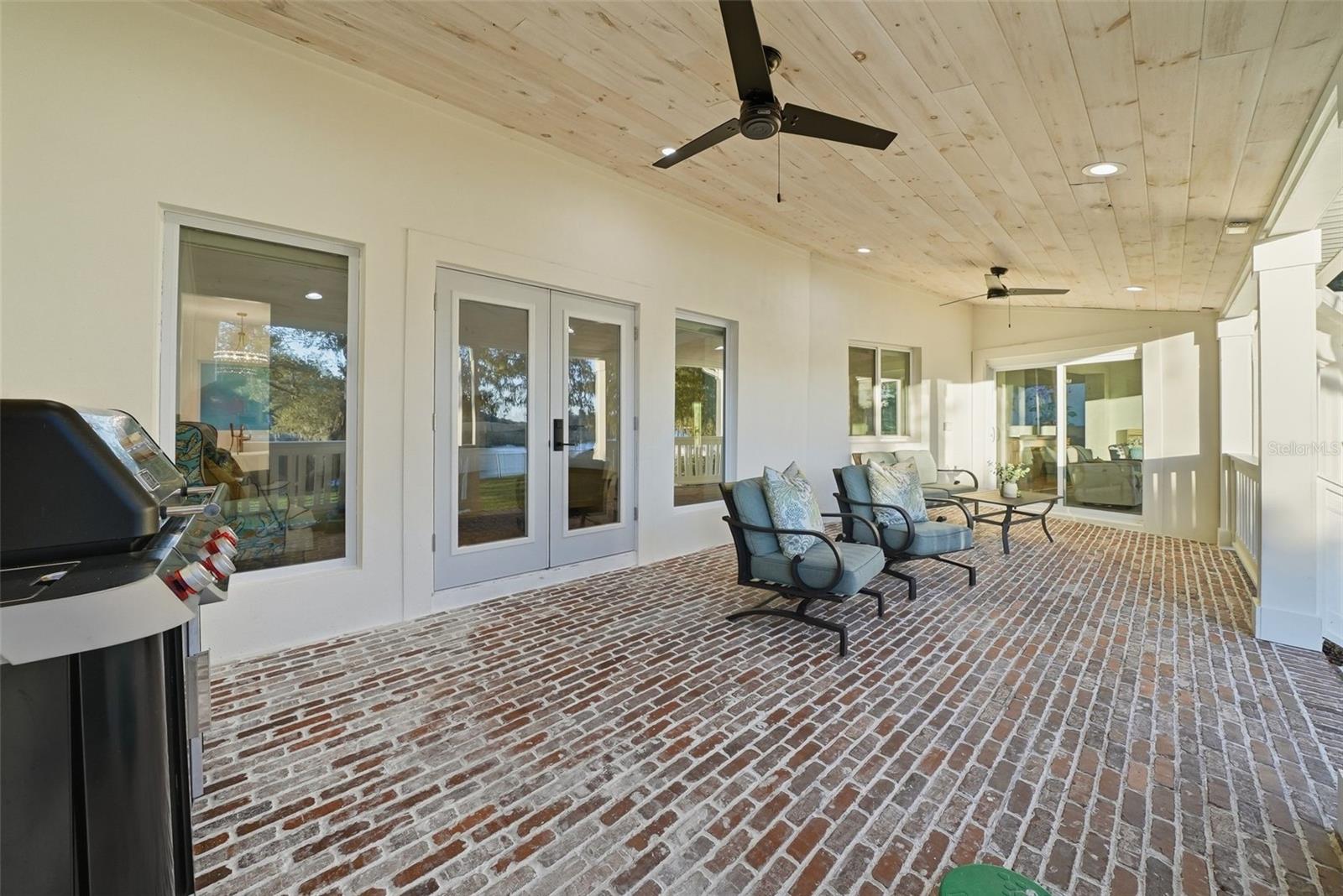 Image 41 of 68 For 344 Rio Vista Court