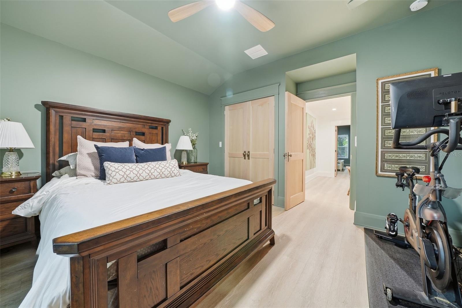 Image 46 of 68 For 344 Rio Vista Court