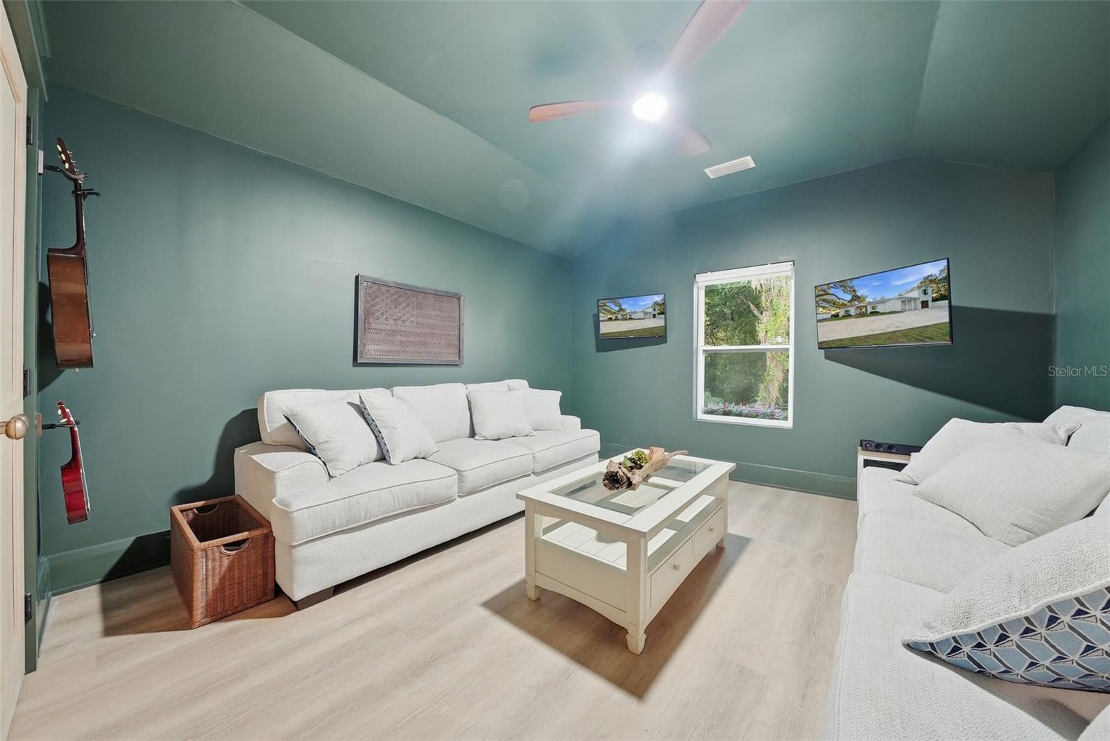 Image 49 of 68 For 344 Rio Vista Court