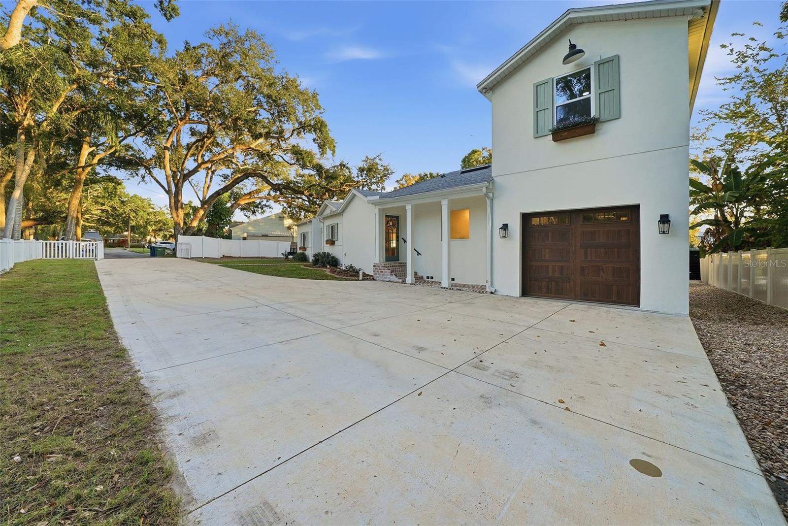 Image 5 of 68 For 344 Rio Vista Court