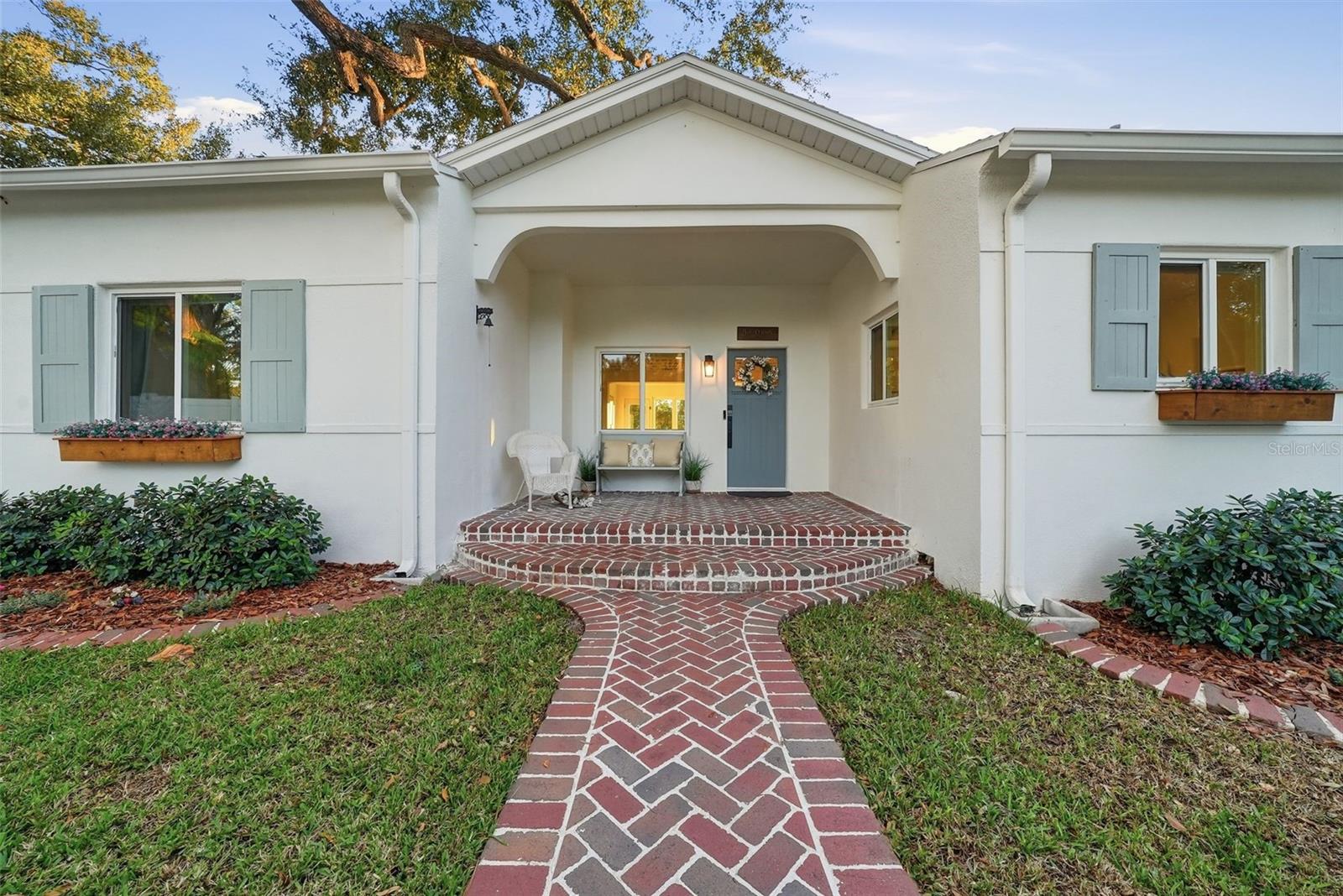 Image 9 of 68 For 344 Rio Vista Court