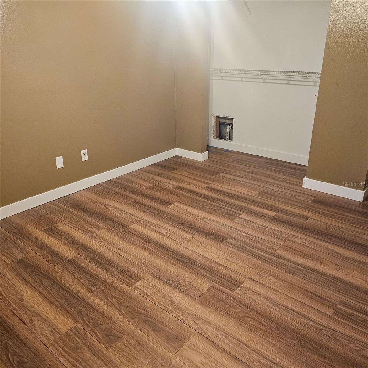 Image 11 of 24 For 13608 Village Drive 6204