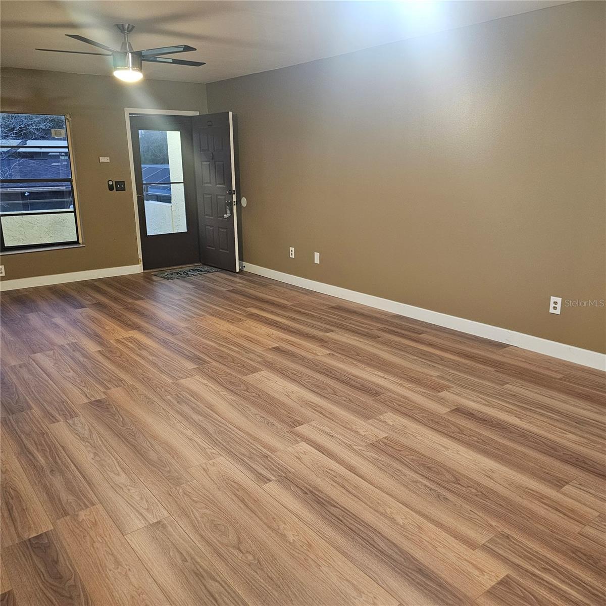 Image 5 of 24 For 13608 Village Drive 6204