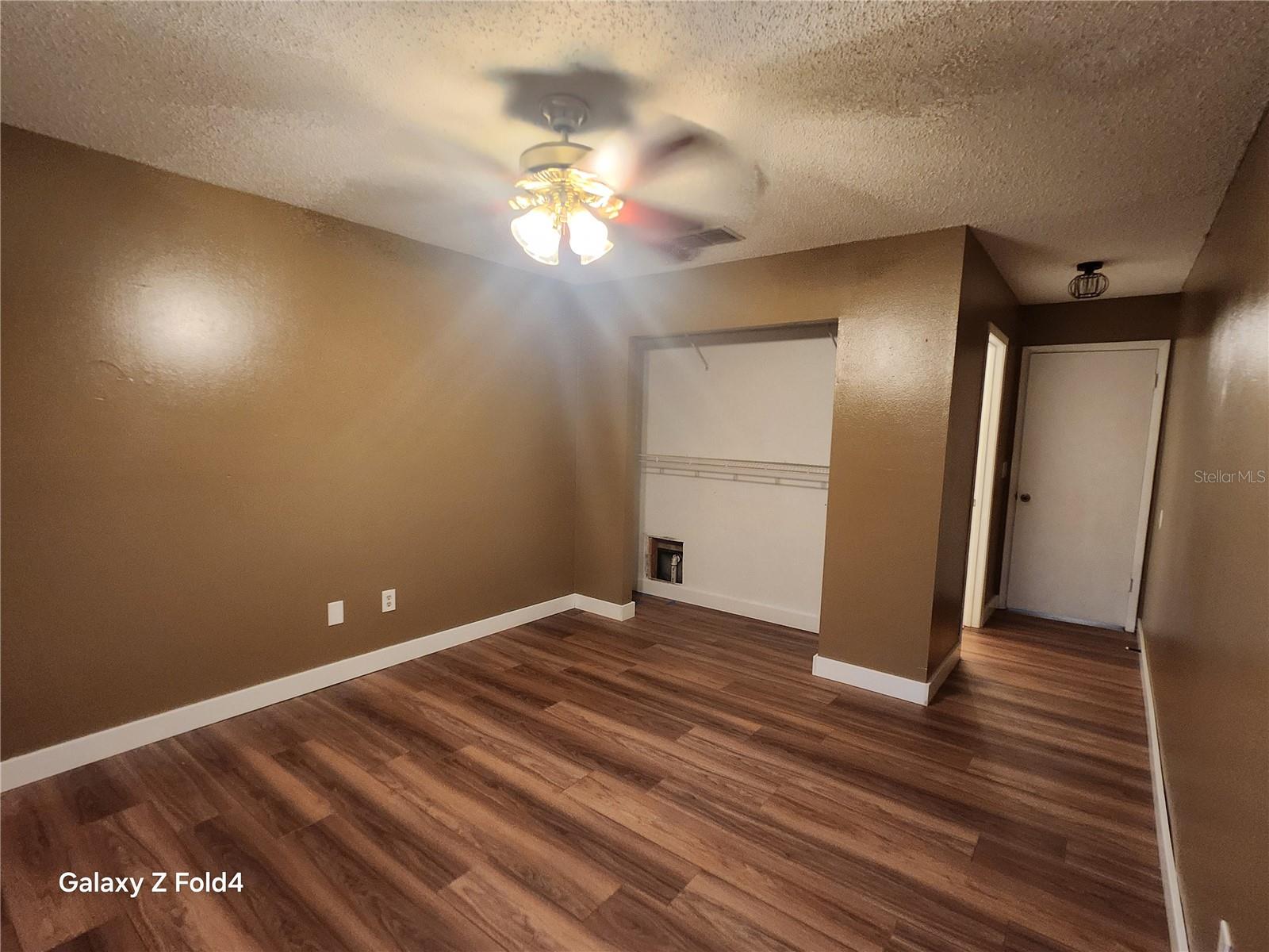 Image 6 of 24 For 13608 Village Drive 6204