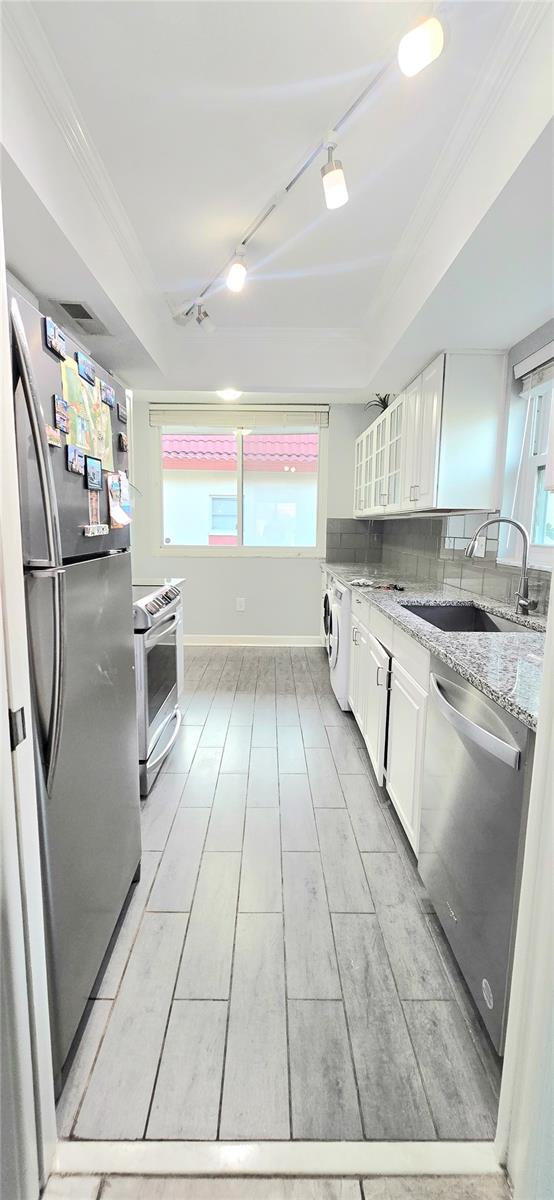 Image 10 of 21 For 1012 Pearce Drive 307