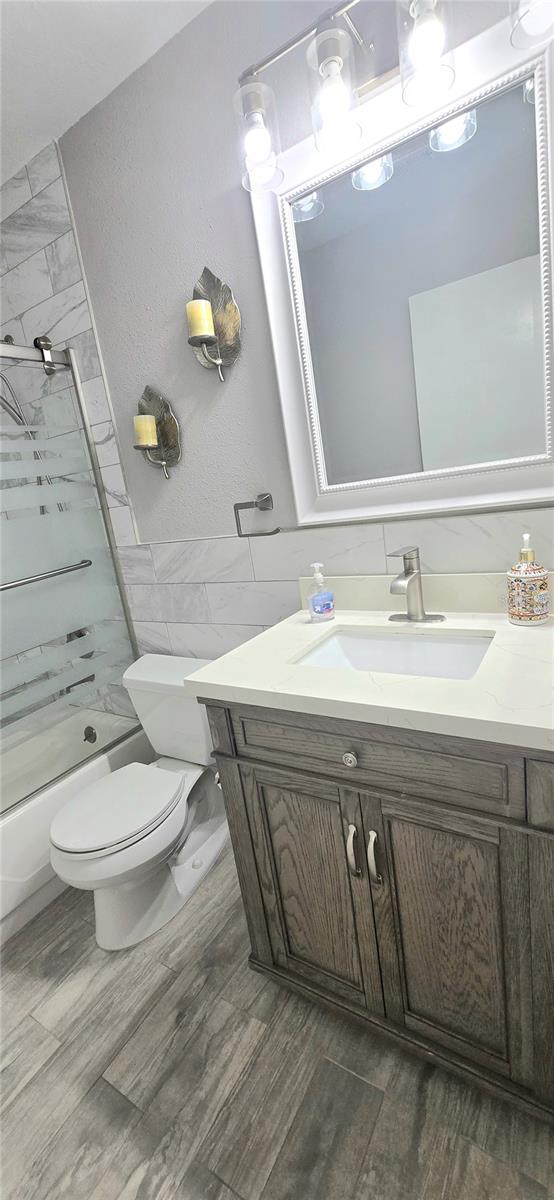 Image 18 of 21 For 1012 Pearce Drive 307