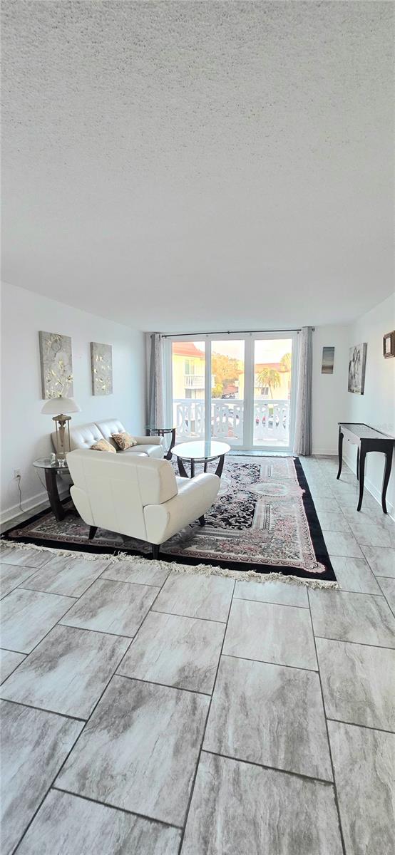 Image 7 of 21 For 1012 Pearce Drive 307