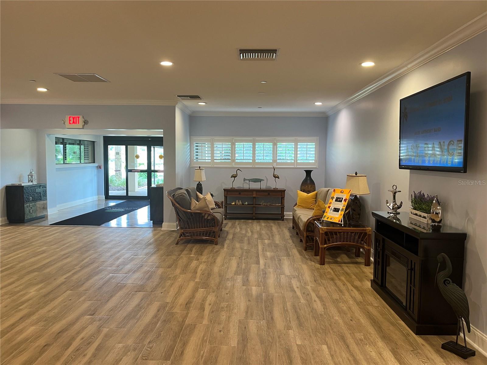 Image 20 of 27 For 3160 Highlands Boulevard 3160