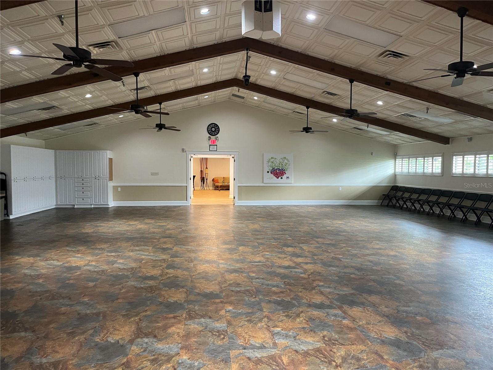 Image 21 of 27 For 3160 Highlands Boulevard 3160