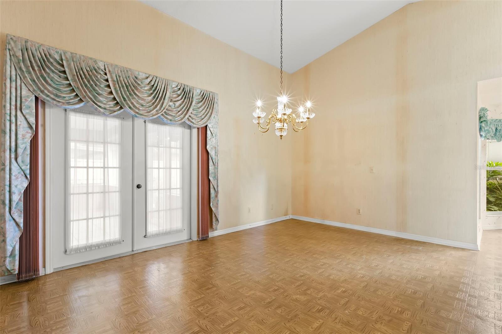 Image 10 of 42 For 5245 Venice Way Ne