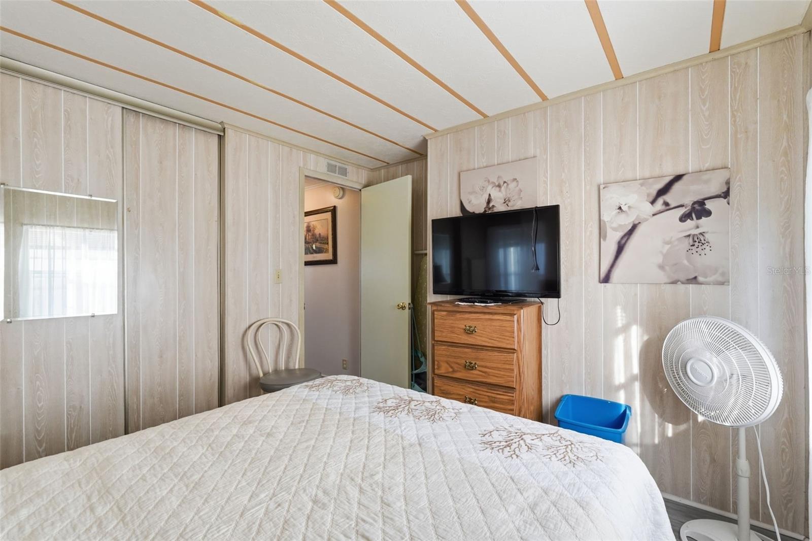 Image 18 of 31 For 82403 New Circle Drive N