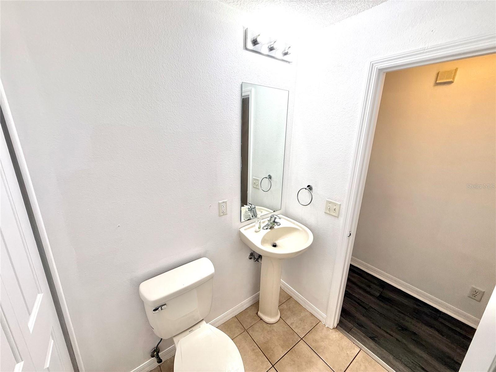 Image 11 of 36 For 9544 Charlesberg Drive