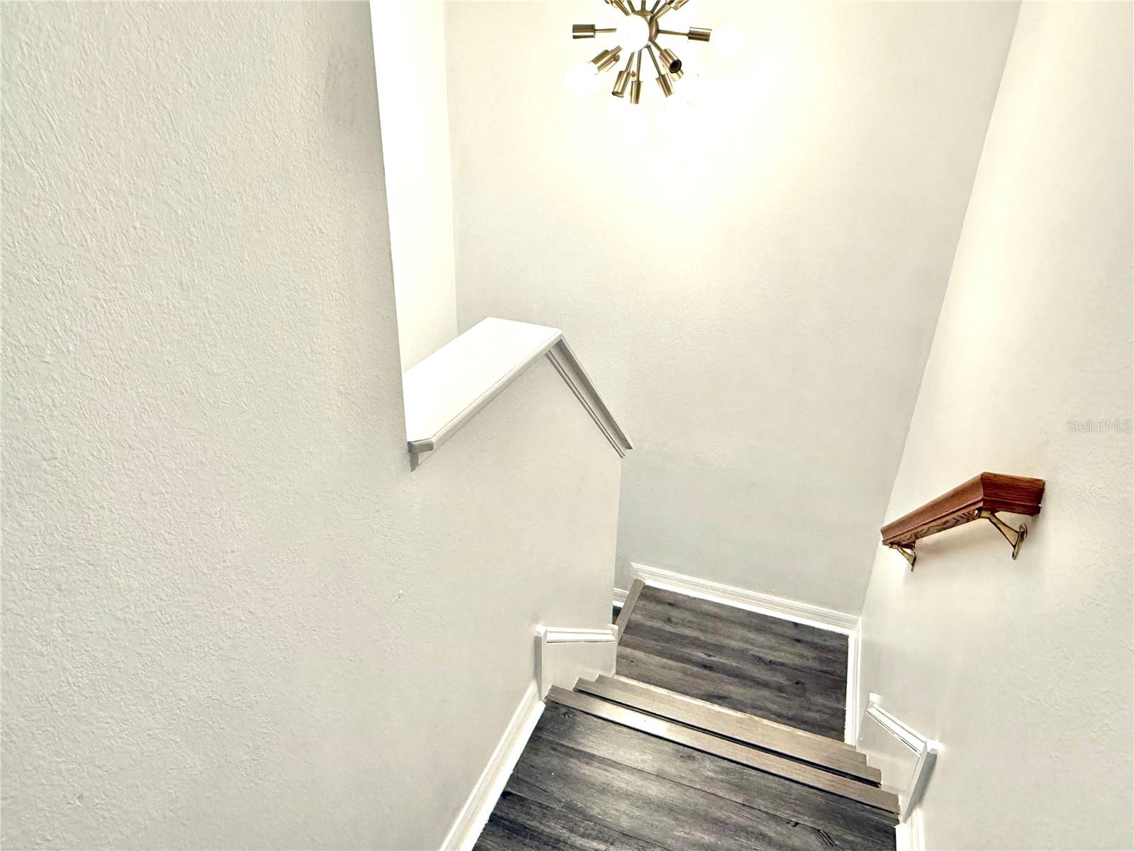 Image 17 of 36 For 9544 Charlesberg Drive