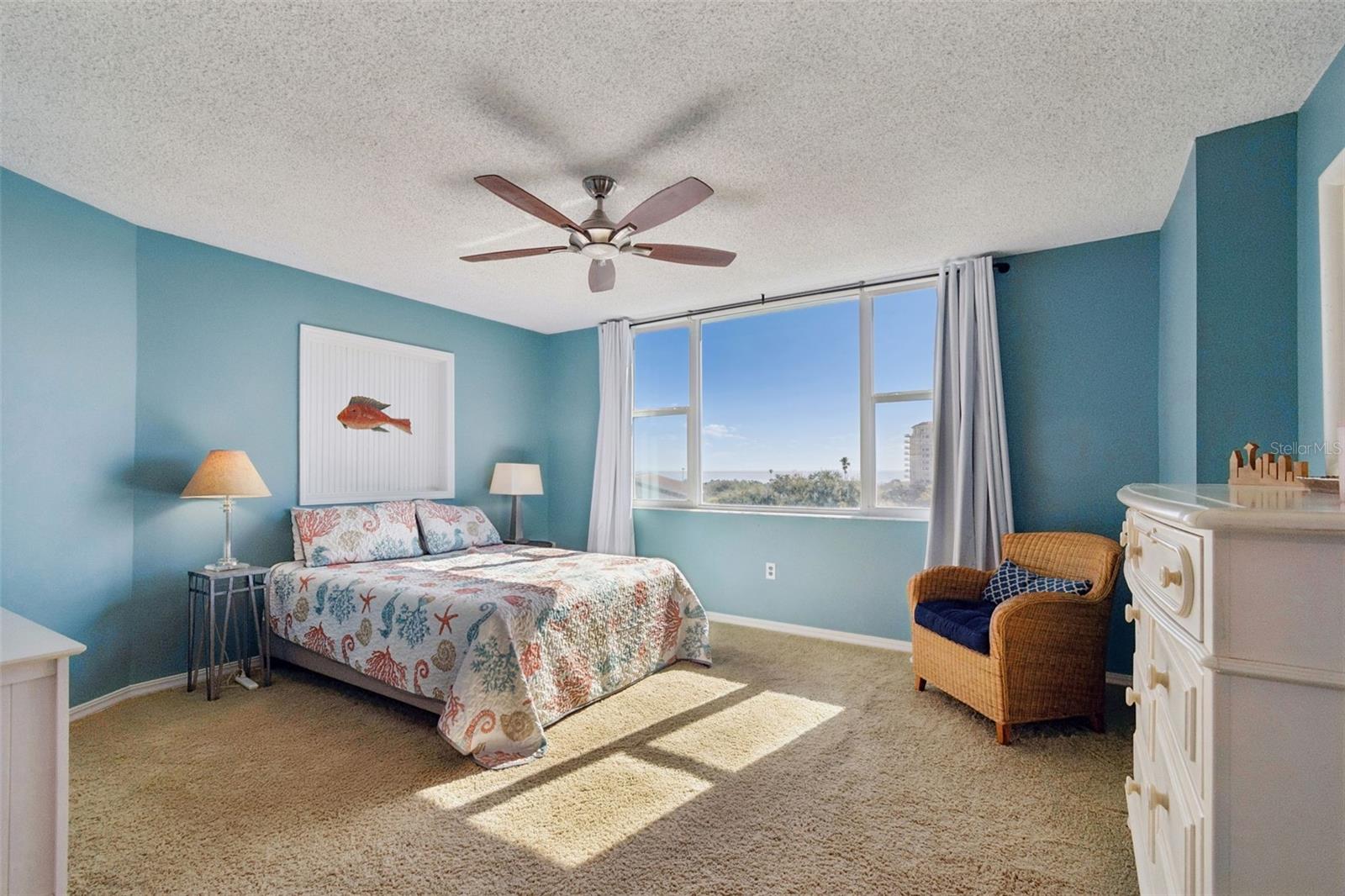 Image 15 of 48 For 700 Beach Drive Ne 701