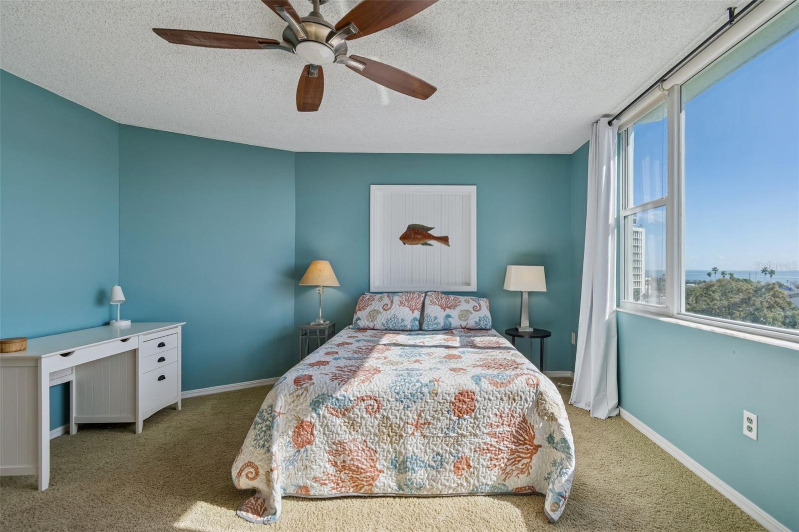 Image 17 of 48 For 700 Beach Drive Ne 701