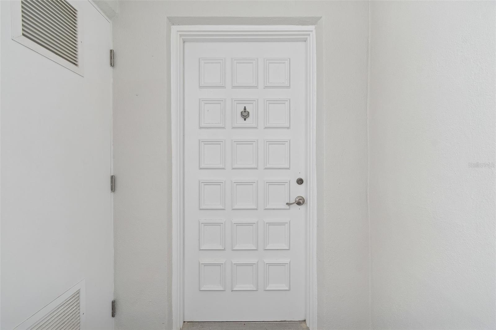 Image 24 of 48 For 700 Beach Drive Ne 701