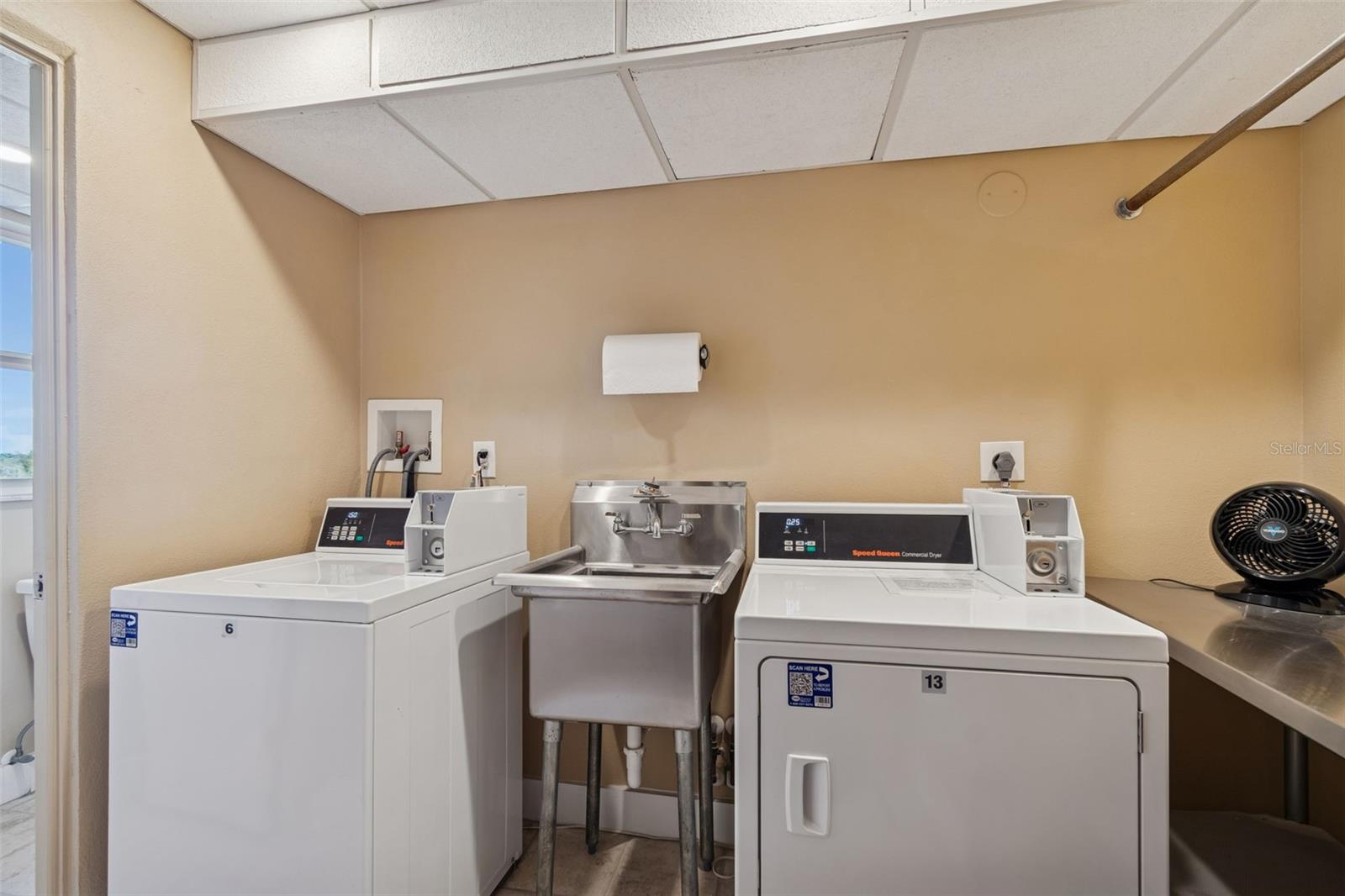 Image 26 of 48 For 700 Beach Drive Ne 701