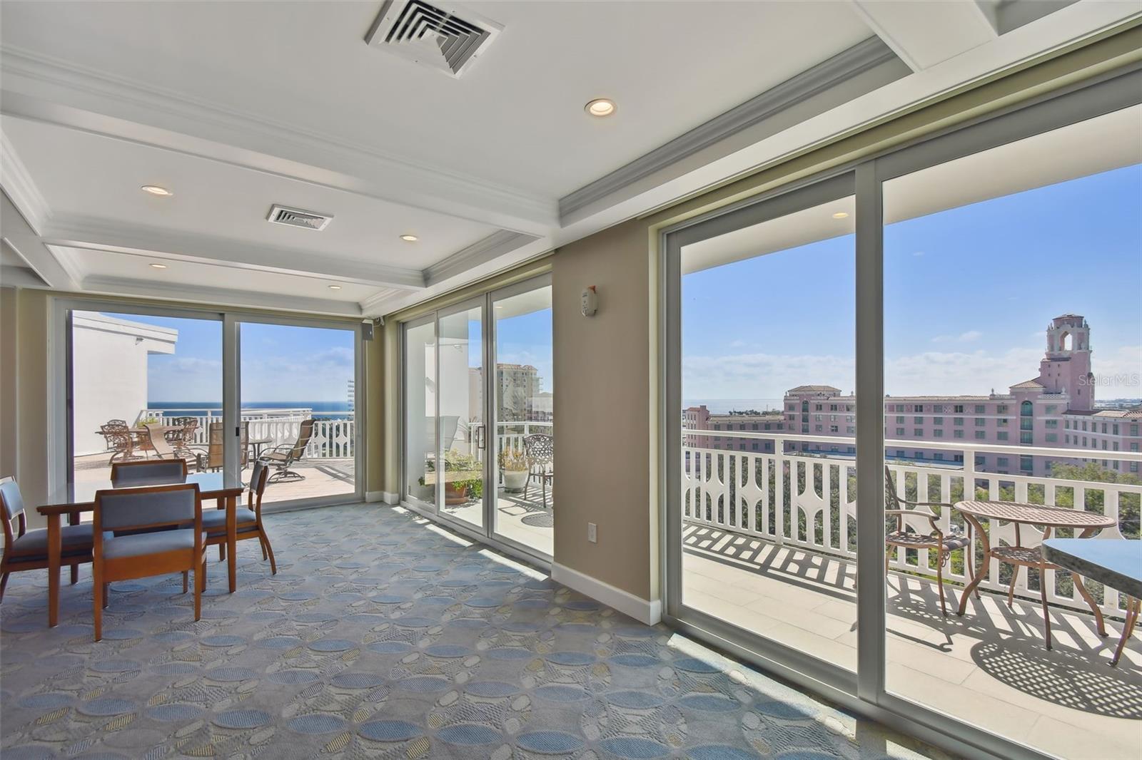 Image 30 of 48 For 700 Beach Drive Ne 701