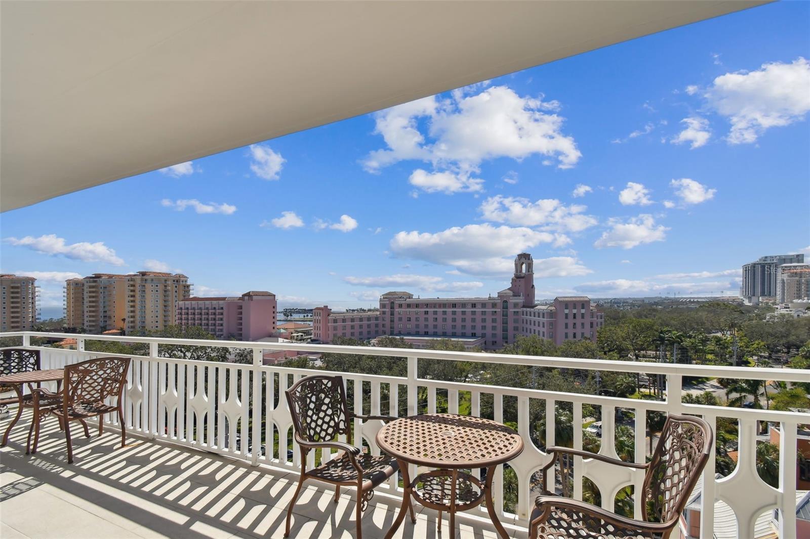 Image 34 of 48 For 700 Beach Drive Ne 701