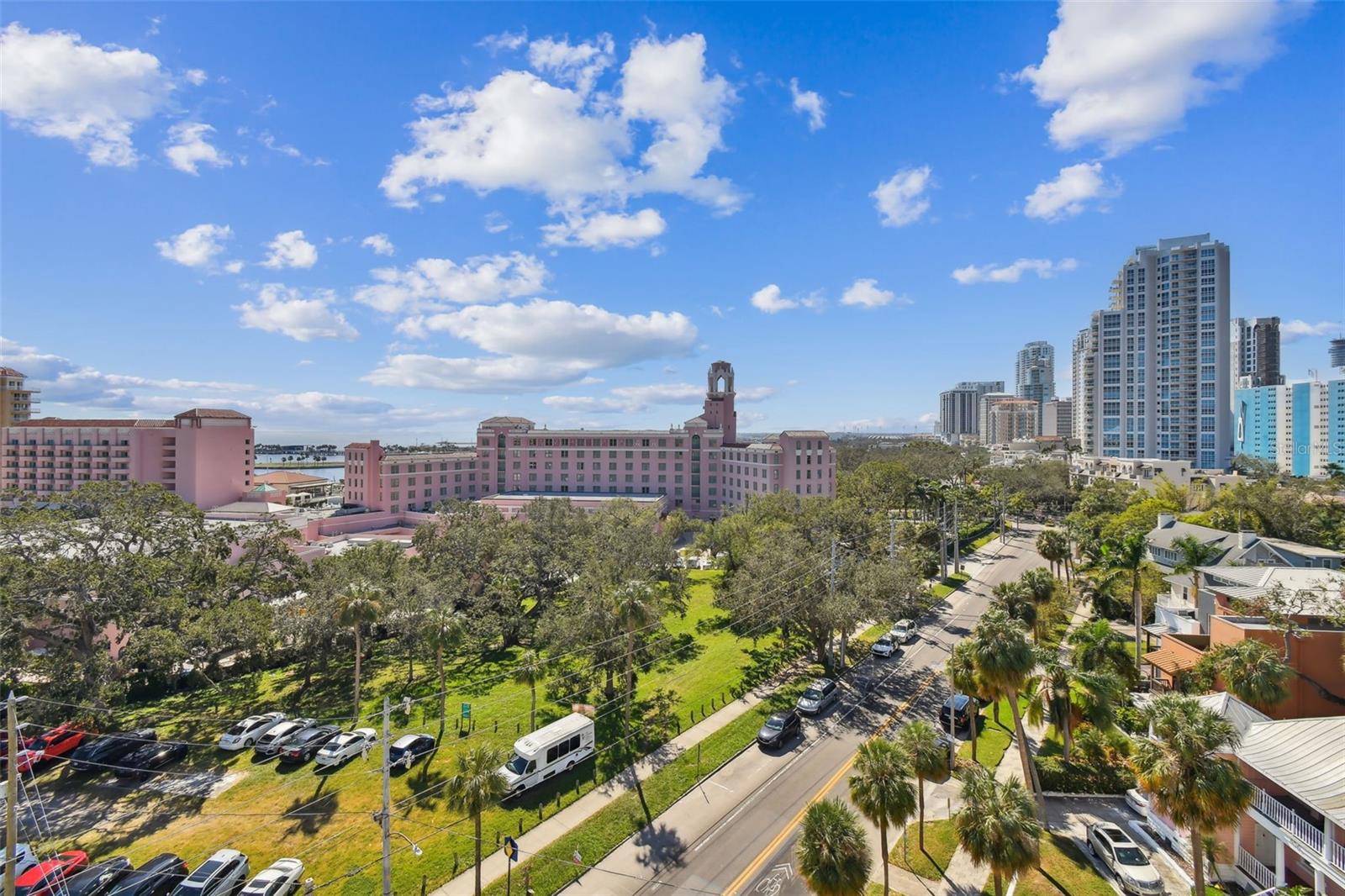 Image 39 of 48 For 700 Beach Drive Ne 701