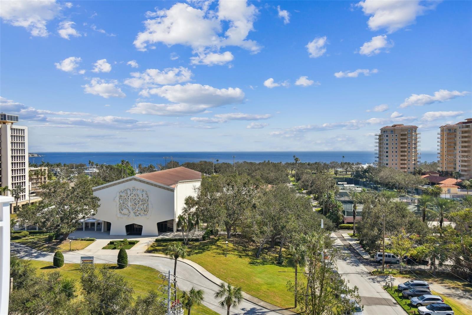 Image 40 of 48 For 700 Beach Drive Ne 701