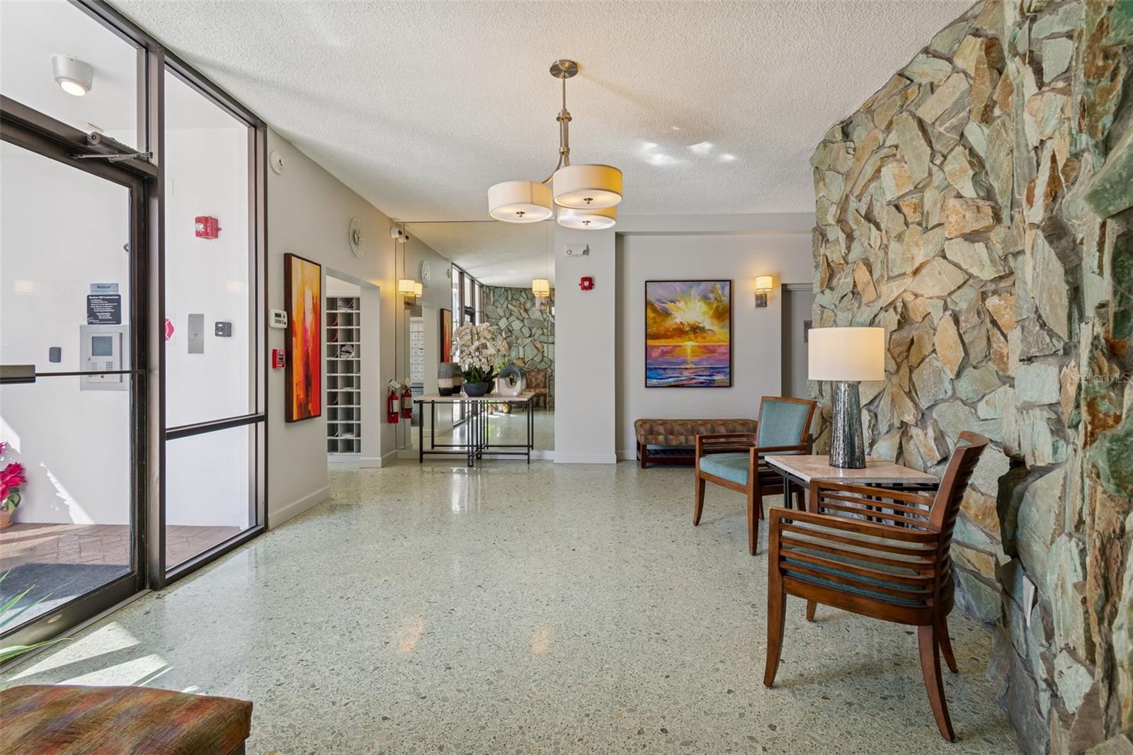 Image 44 of 48 For 700 Beach Drive Ne 701