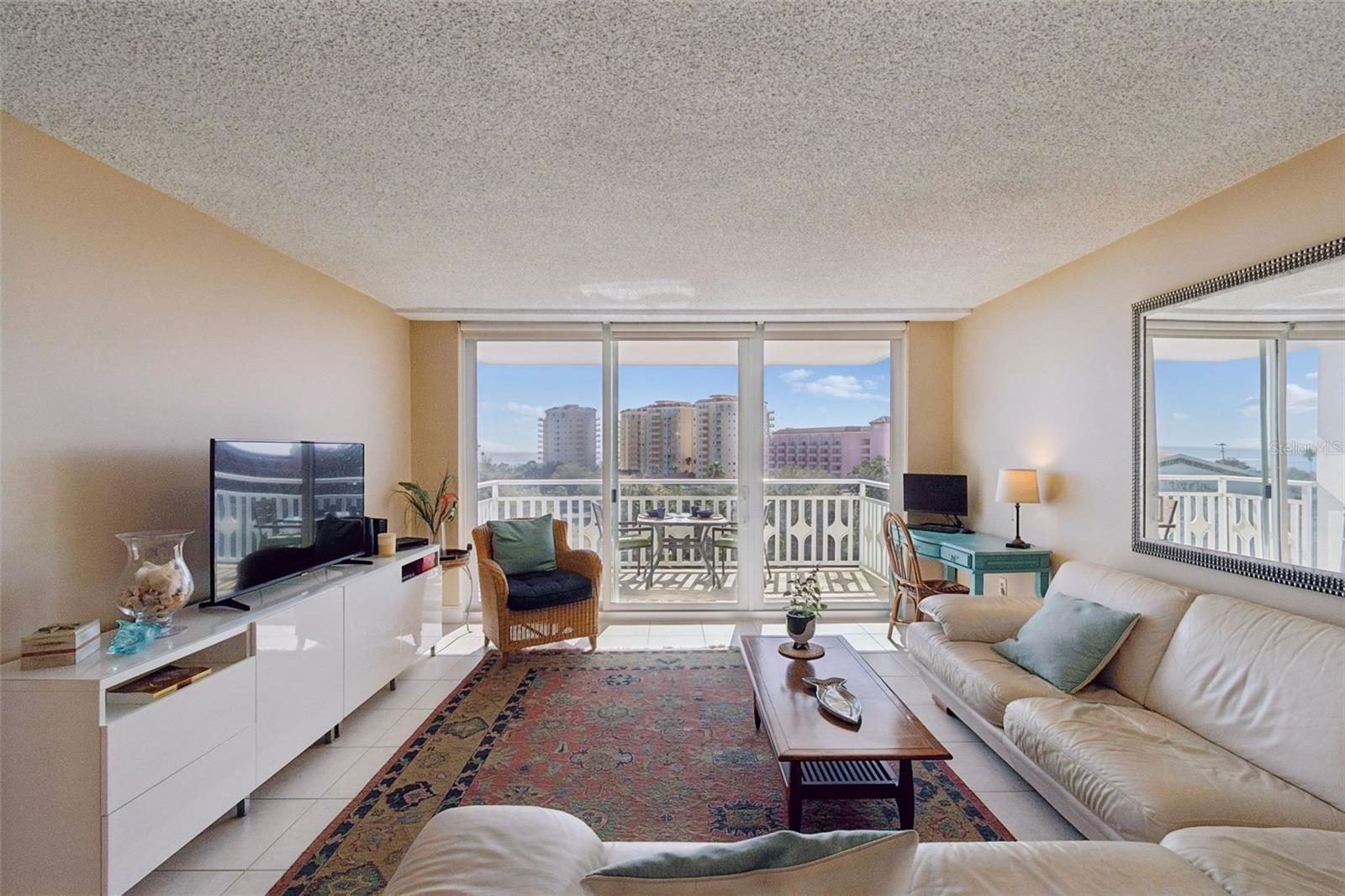 Image 6 of 48 For 700 Beach Drive Ne 701