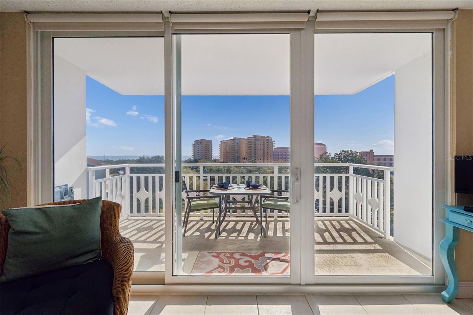 Image 7 of 48 For 700 Beach Drive Ne 701