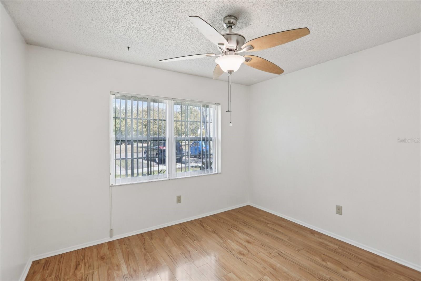 Image 15 of 30 For 28 Brigton Court