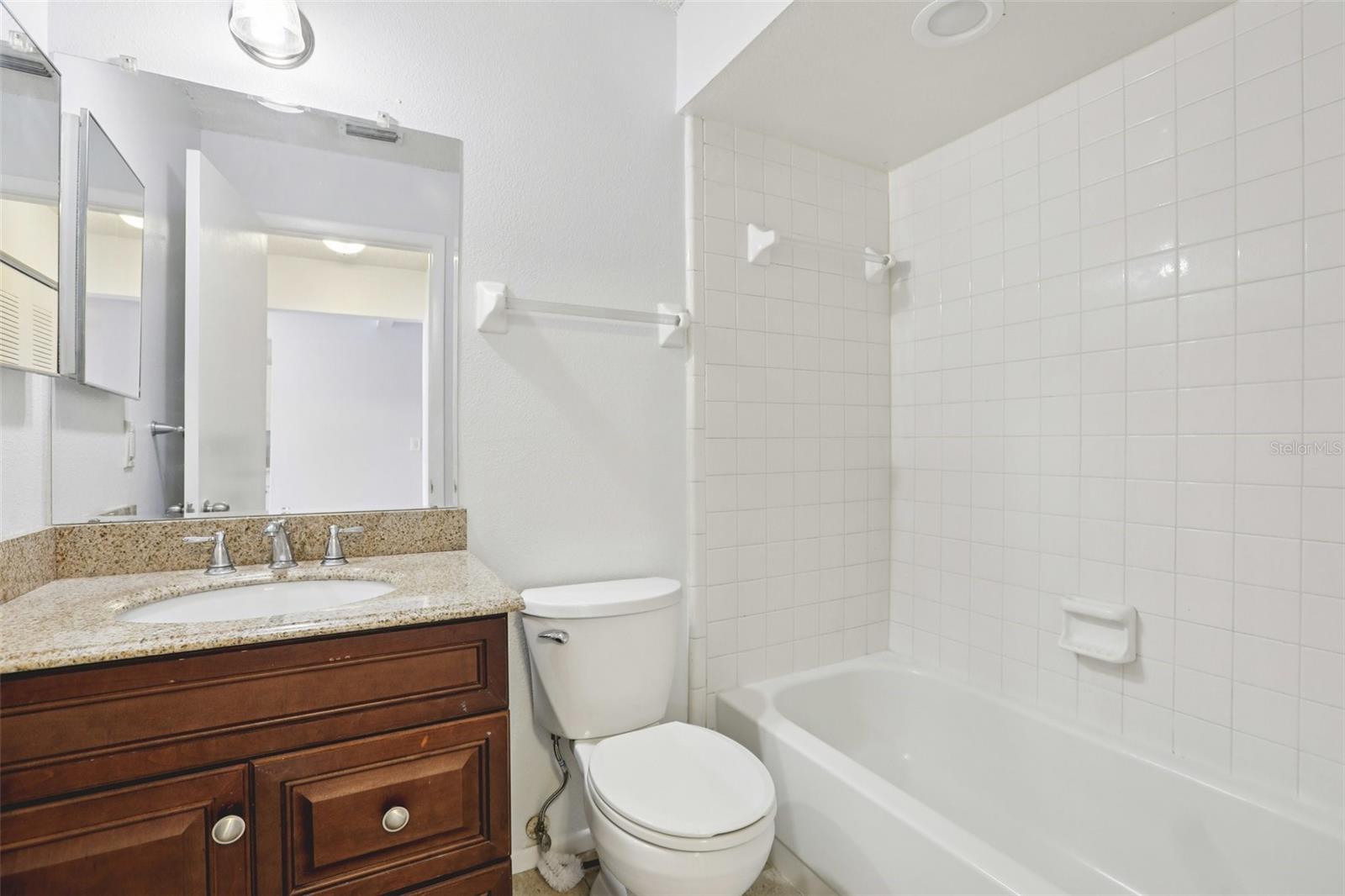Image 17 of 30 For 28 Brigton Court