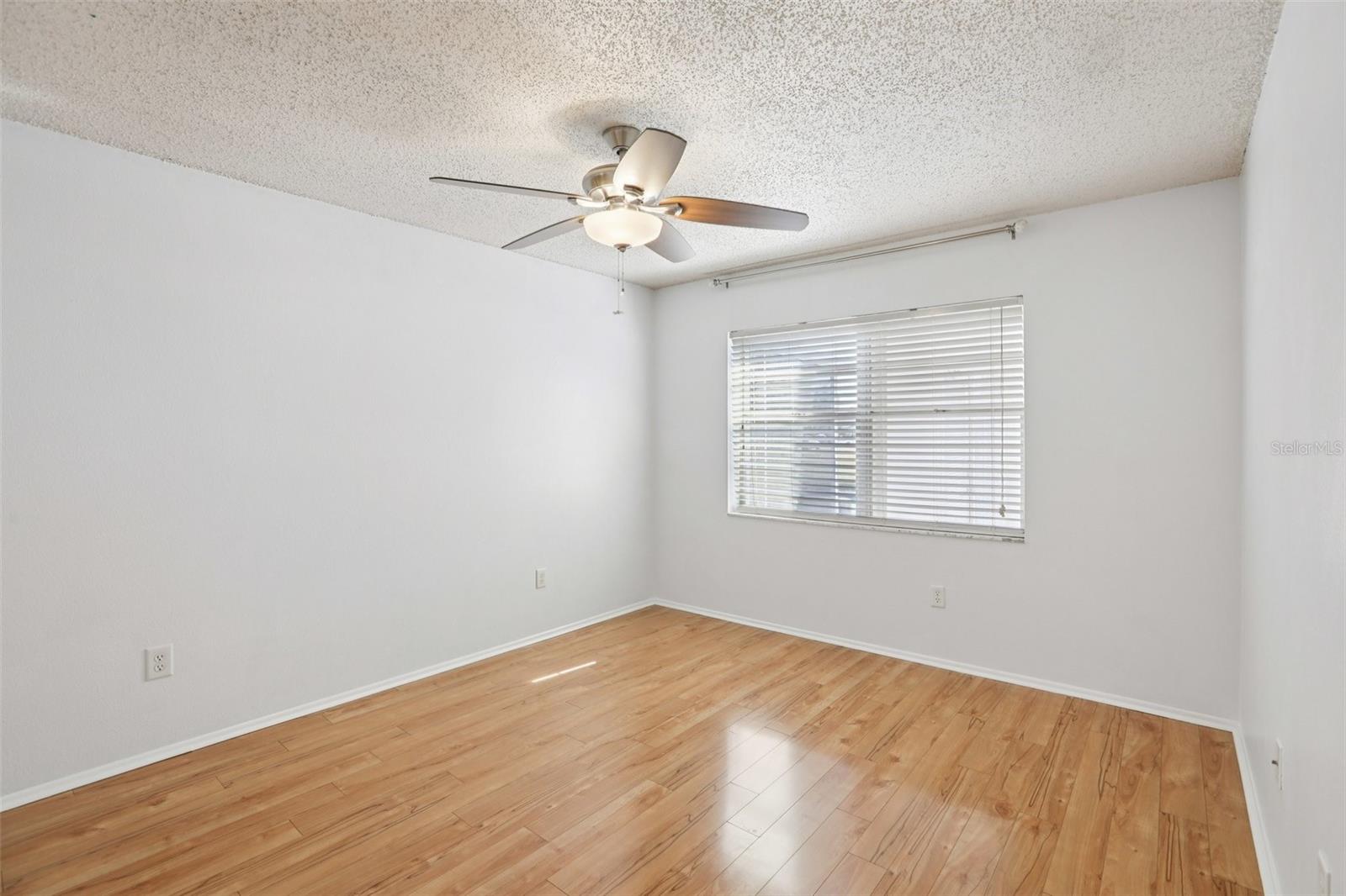 Image 19 of 30 For 28 Brigton Court