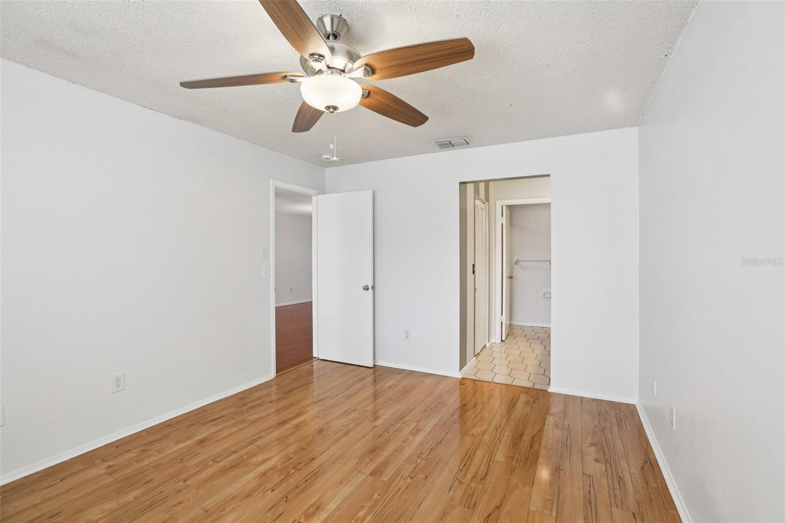 Image 20 of 30 For 28 Brigton Court