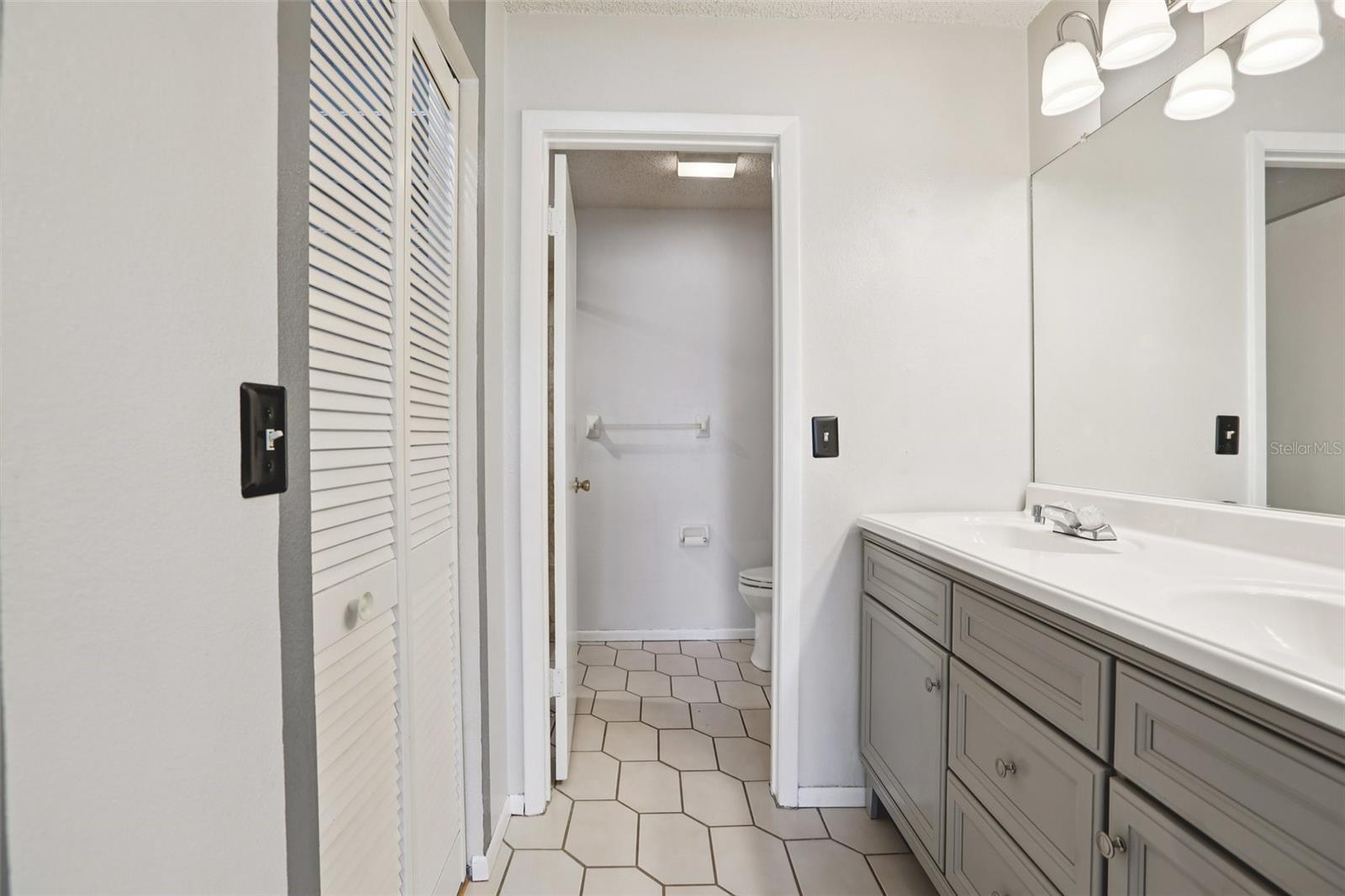 Image 21 of 30 For 28 Brigton Court