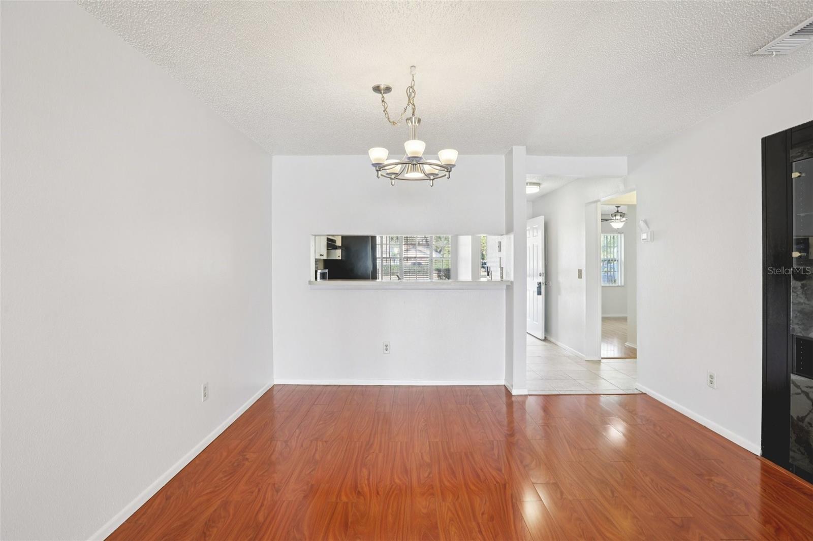 Image 7 of 30 For 28 Brigton Court