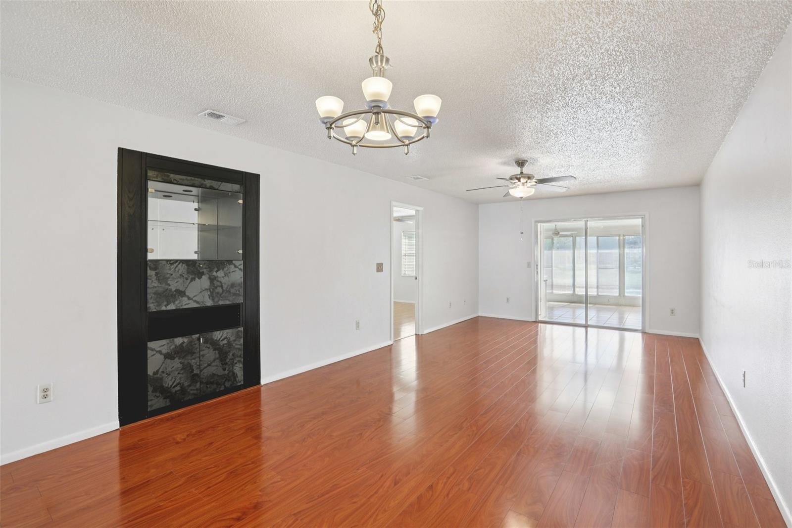 Image 8 of 30 For 28 Brigton Court