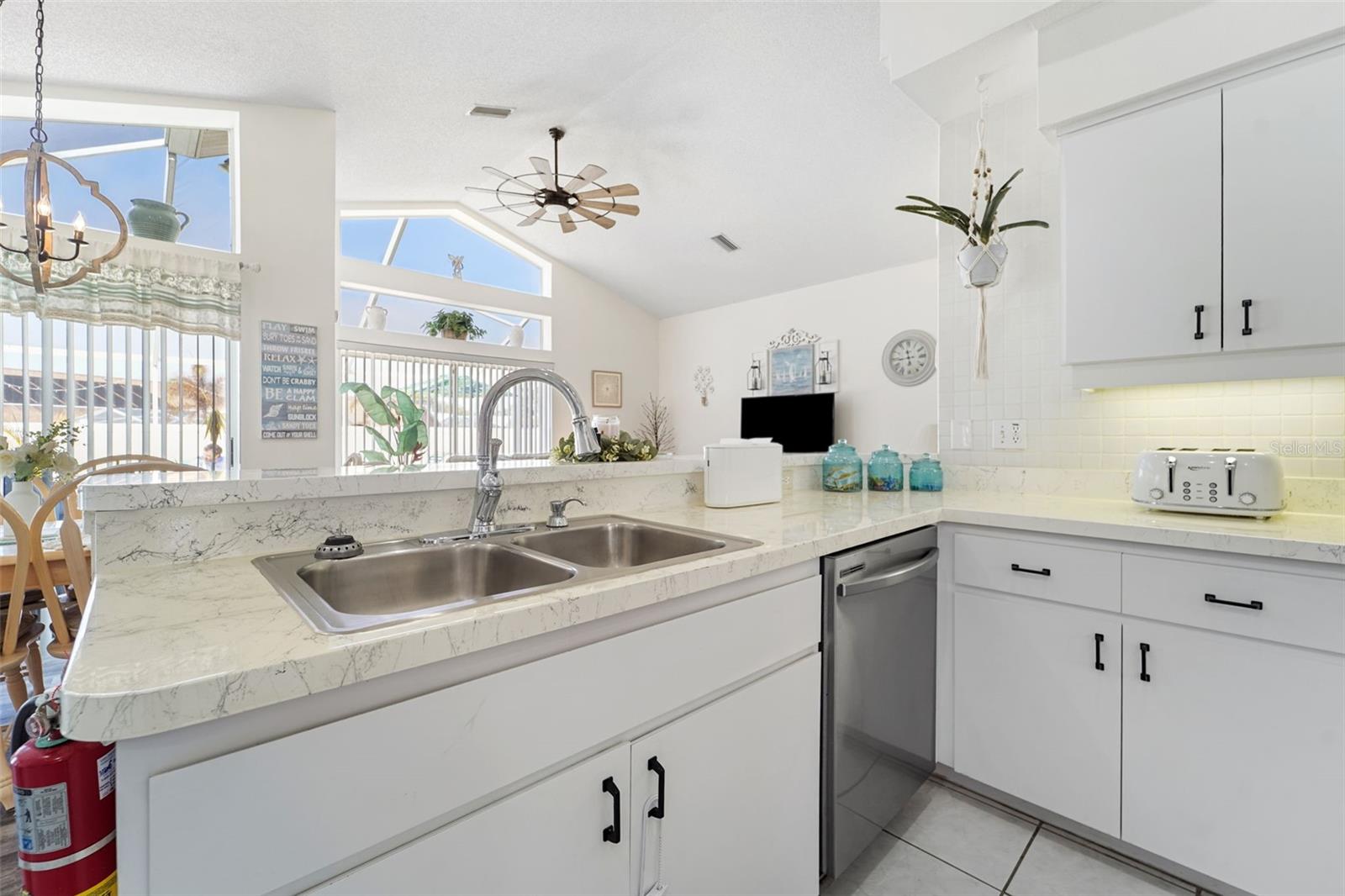 Image 10 of 49 For 9229 Water Hazard Drive