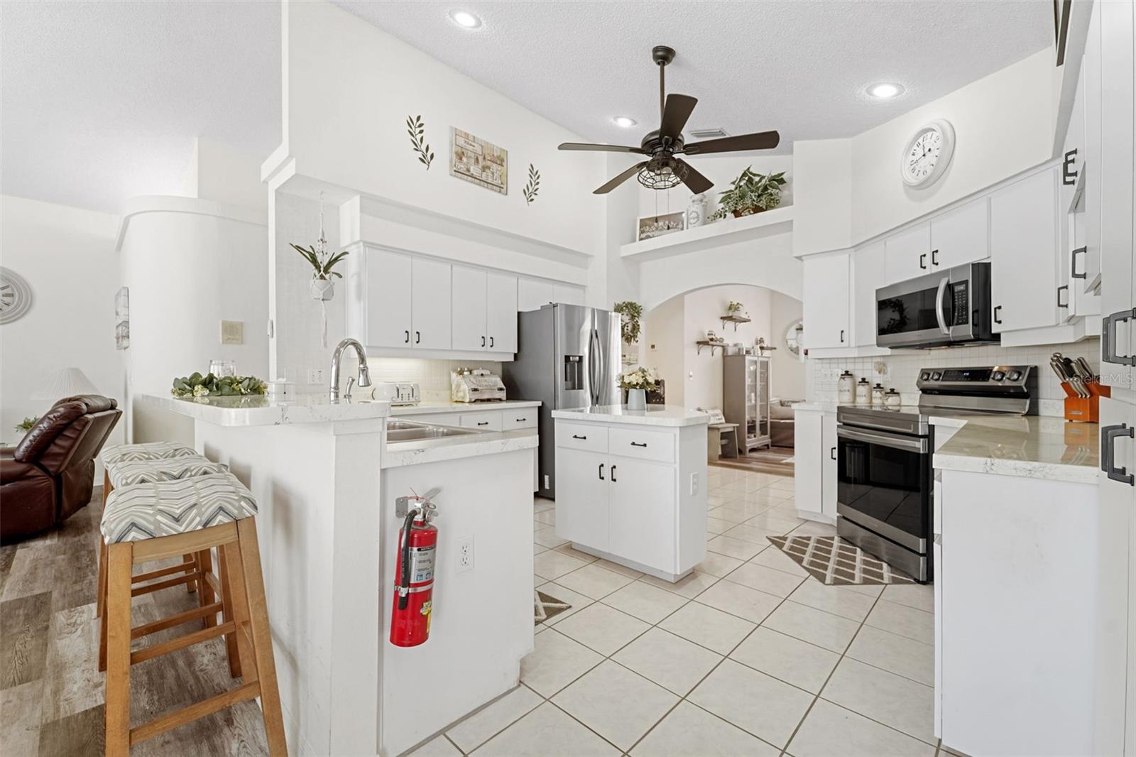 Image 11 of 49 For 9229 Water Hazard Drive