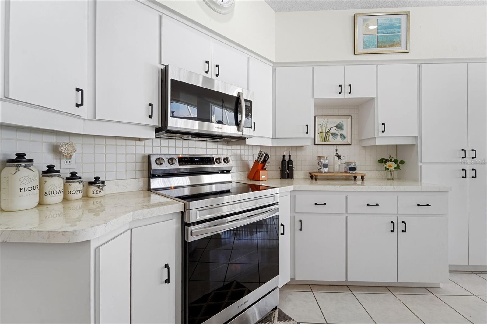 Image 7 of 49 For 9229 Water Hazard Drive