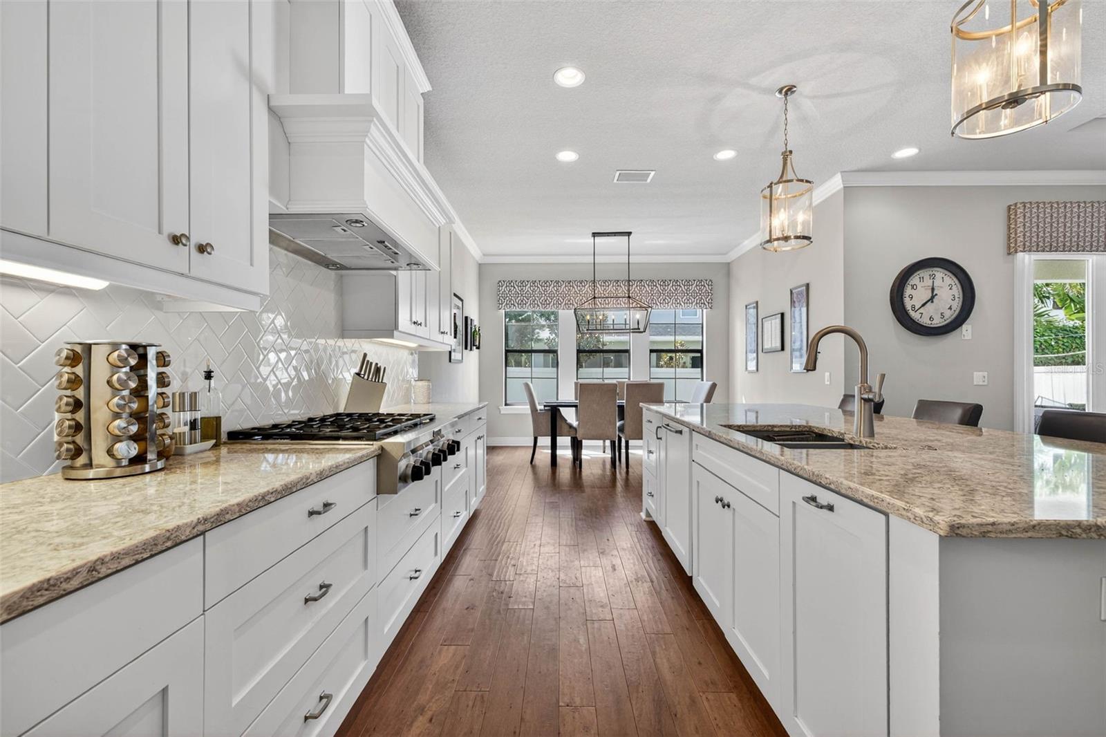 Image 15 of 41 For 3702 San Luis Street