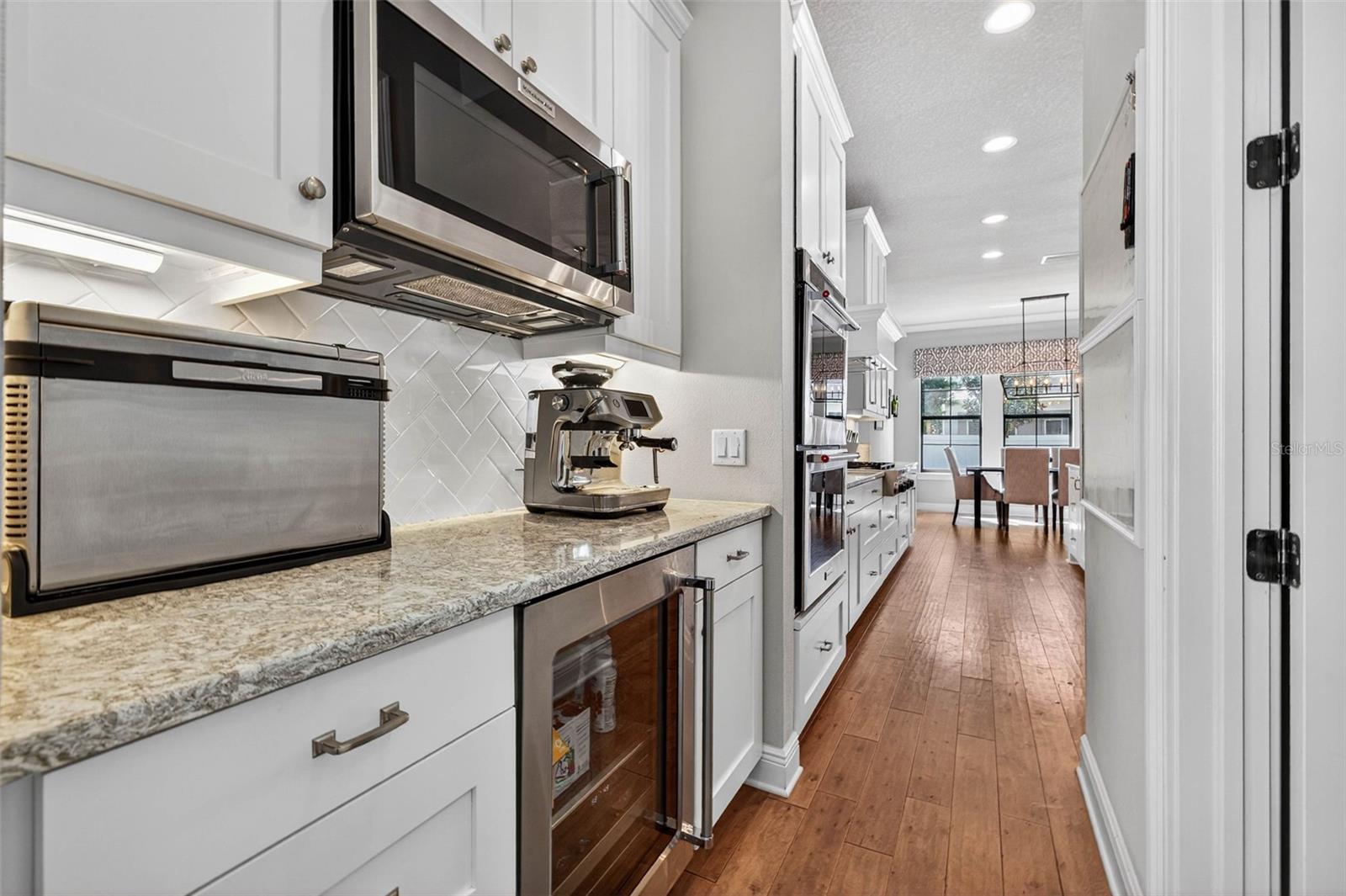 Image 18 of 41 For 3702 San Luis Street