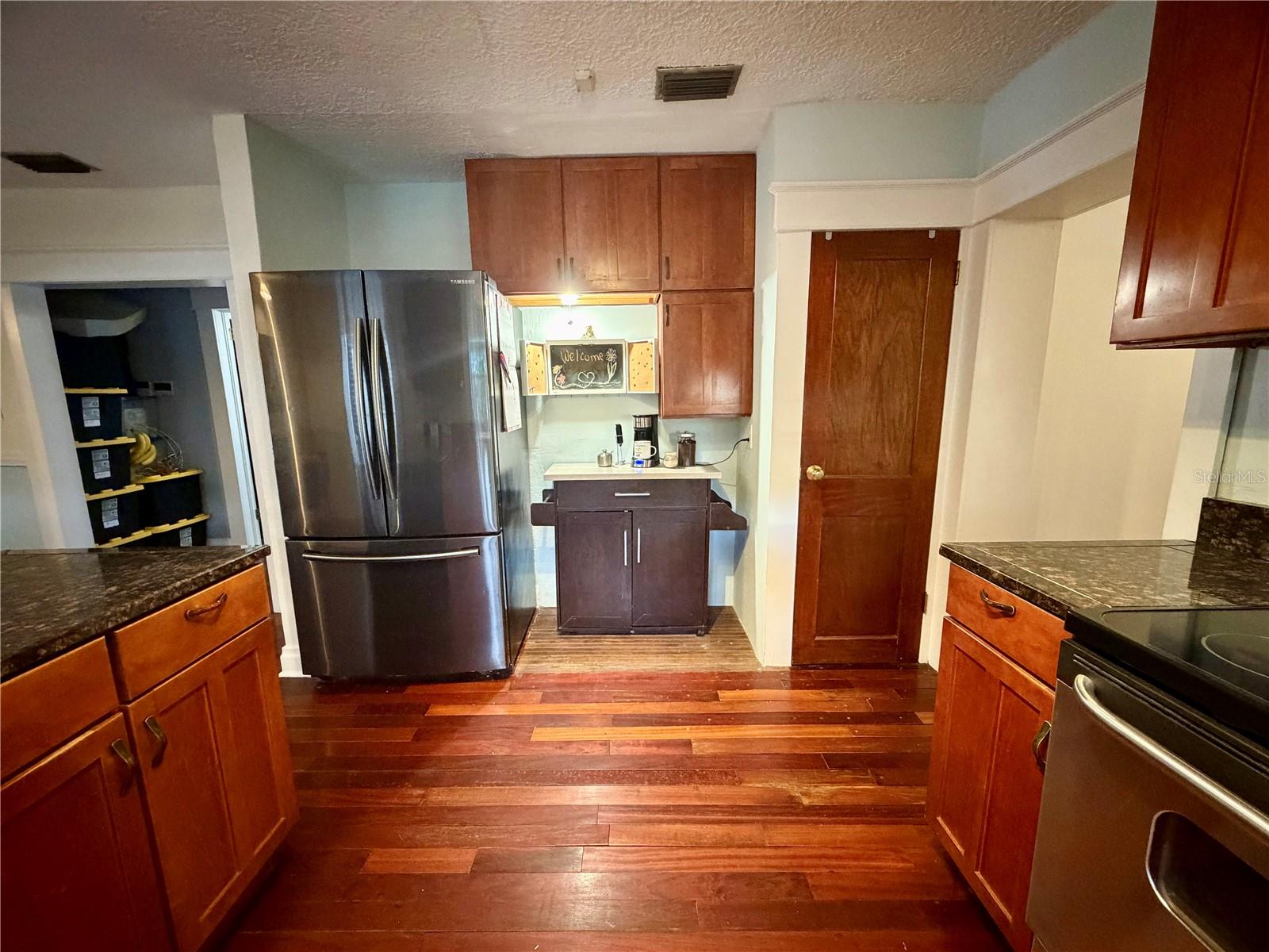 Image 19 of 46 For 403 Chelsea Street