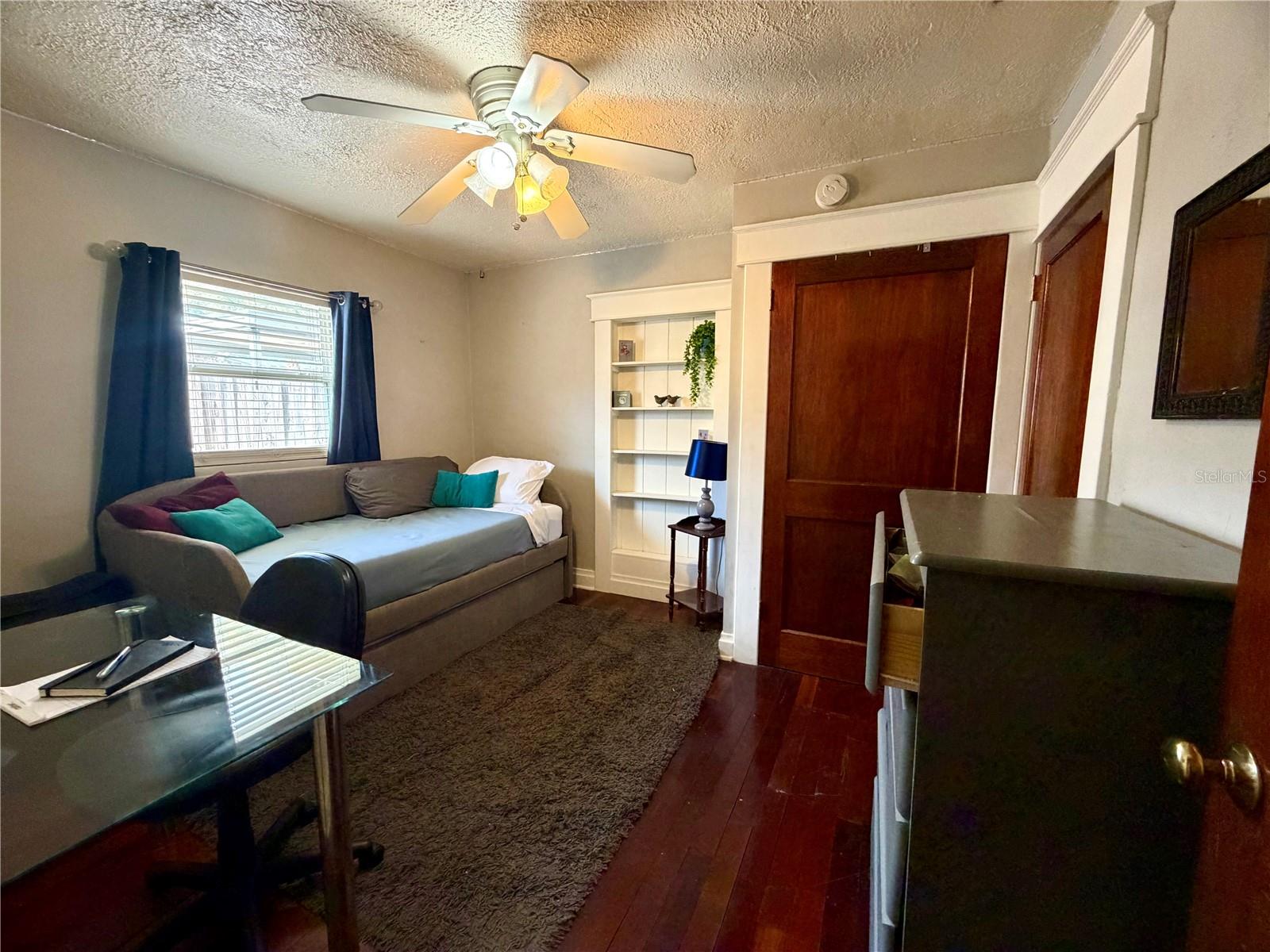 Image 23 of 46 For 403 Chelsea Street