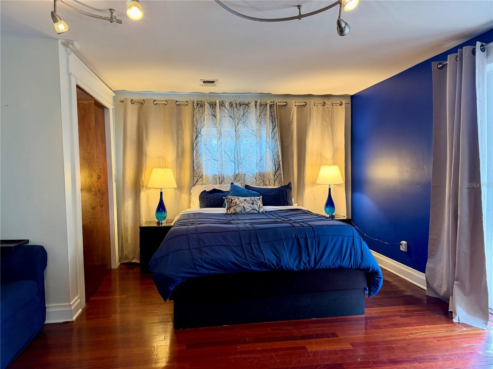 Image 29 of 46 For 403 Chelsea Street