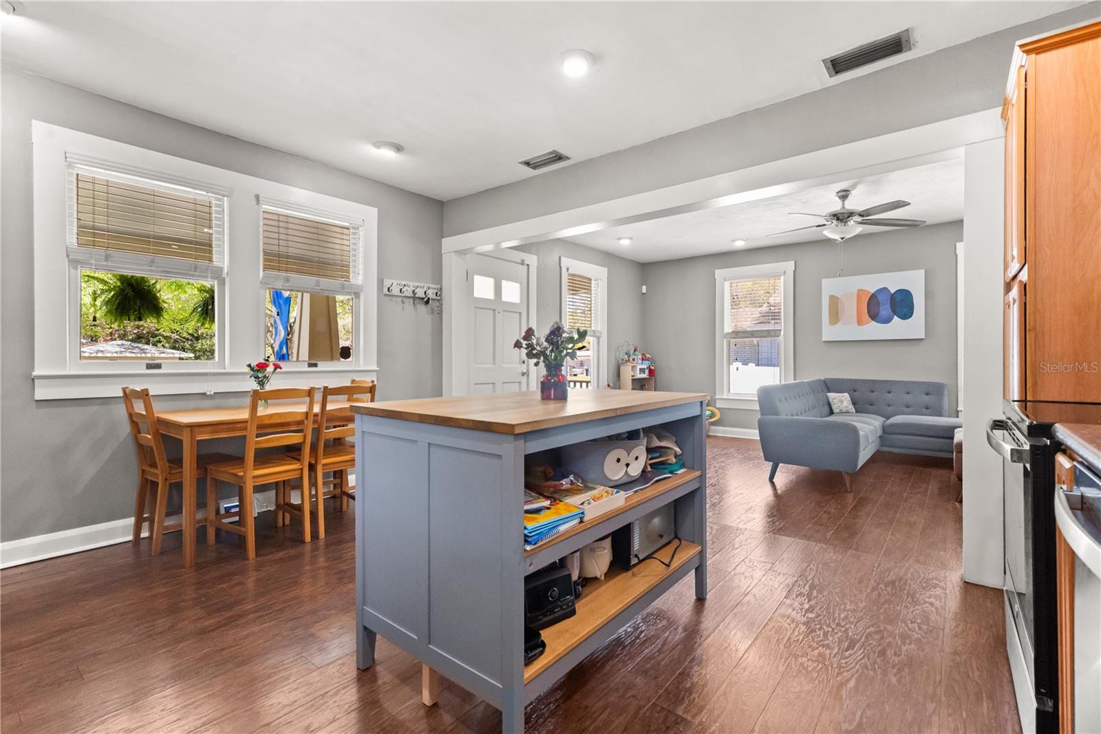 Image 13 of 56 For 406 Alva Street