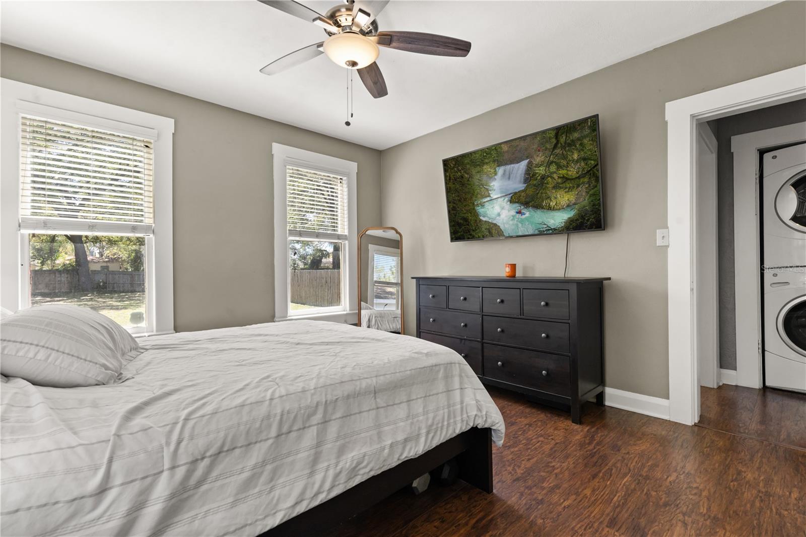 Image 25 of 56 For 406 Alva Street