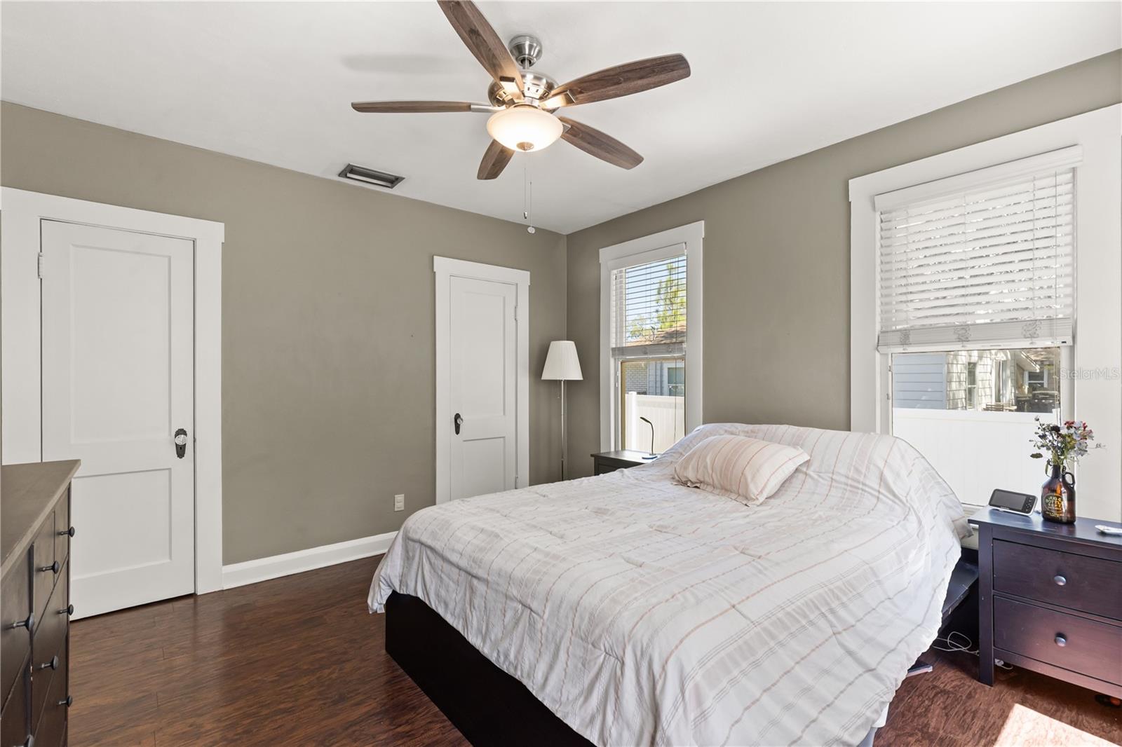 Image 26 of 56 For 406 Alva Street