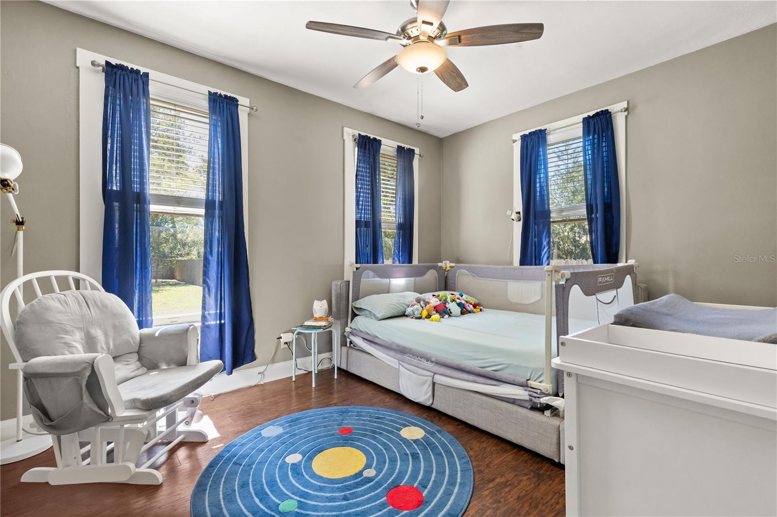 Image 27 of 56 For 406 Alva Street