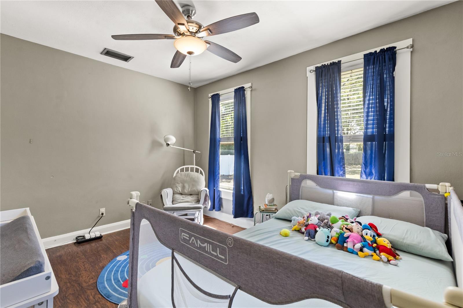 Image 28 of 56 For 406 Alva Street