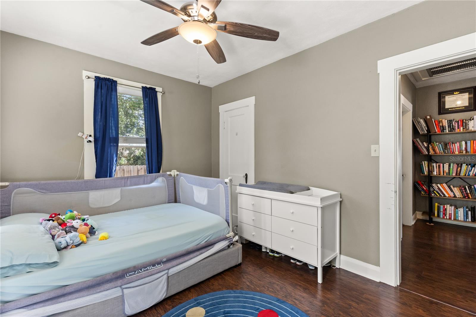 Image 29 of 56 For 406 Alva Street